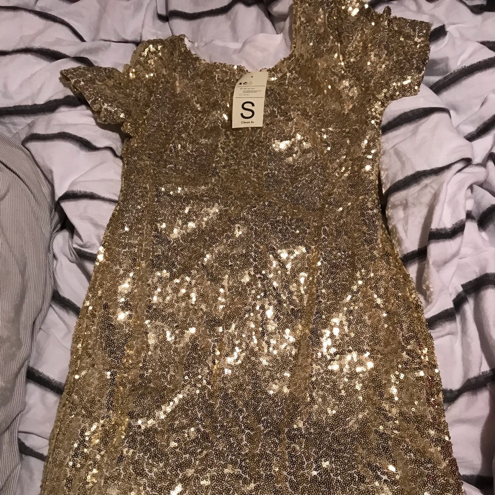 Line/Princess Dress - Picture 3 of 3